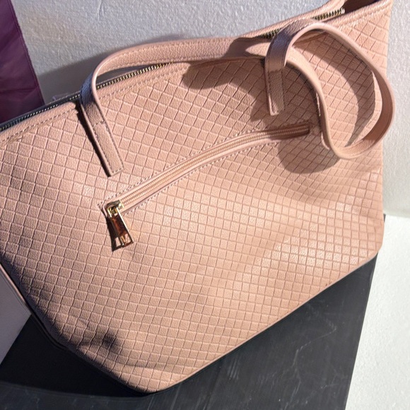 Women’s Elegant Pink Tote Bag - Picture 1 of 6
